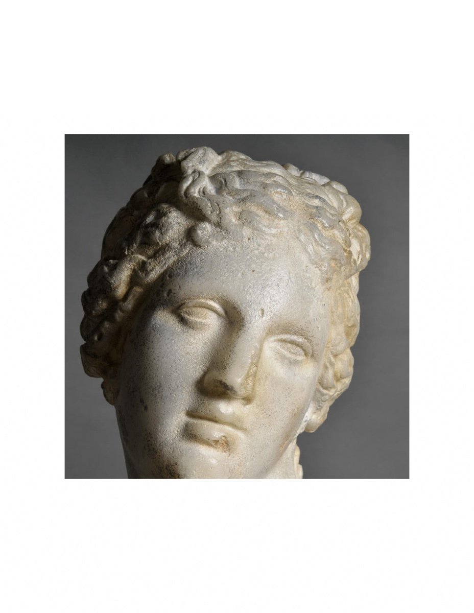 Sculpture Représentant Diane Chasseresse, XXIème Siècle.-photo-3