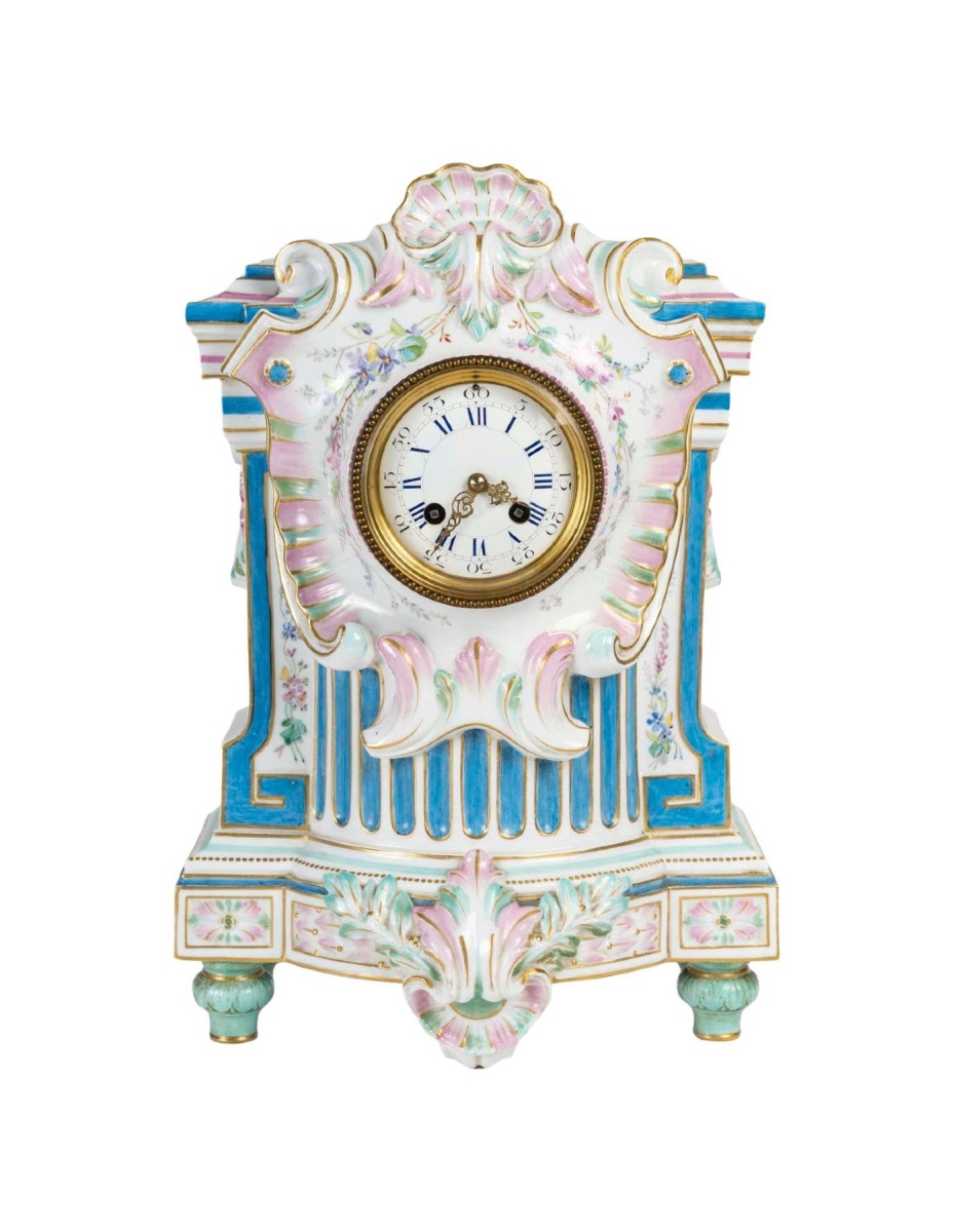 Pendule En Porcelaine, XIXème Siècle, époque Napoléon III.