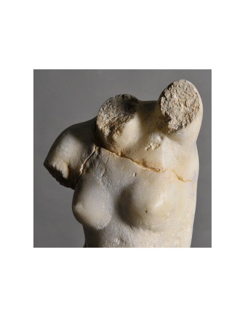 Sculpture De Vénus En Résine Et Socle En Métal, Model De Taille Moyenne.-photo-2