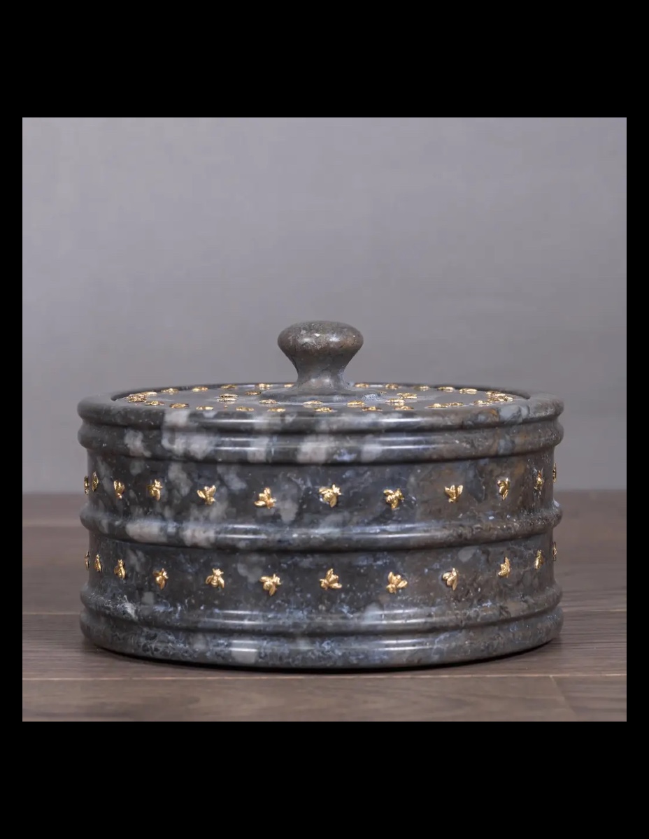 Drageoir aux abeilles en marbre gris et noir