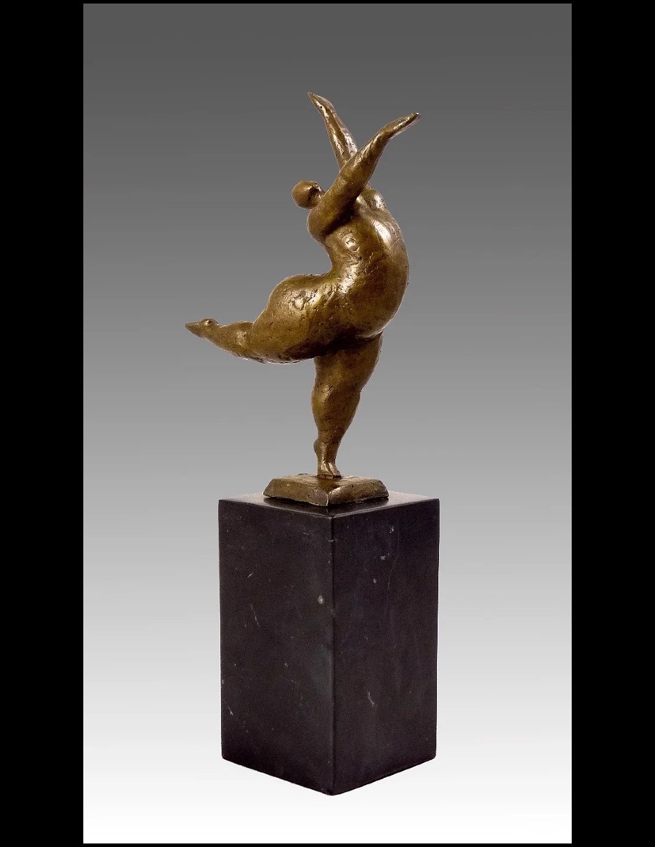 Statue en bronze, sculpture d'une danseuse nue en équilibre, socle en marbre.-photo-1