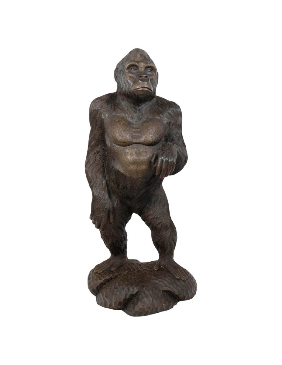 Large-scale Carved Wooden Sculpture Of A Gorilla, 20th Century.