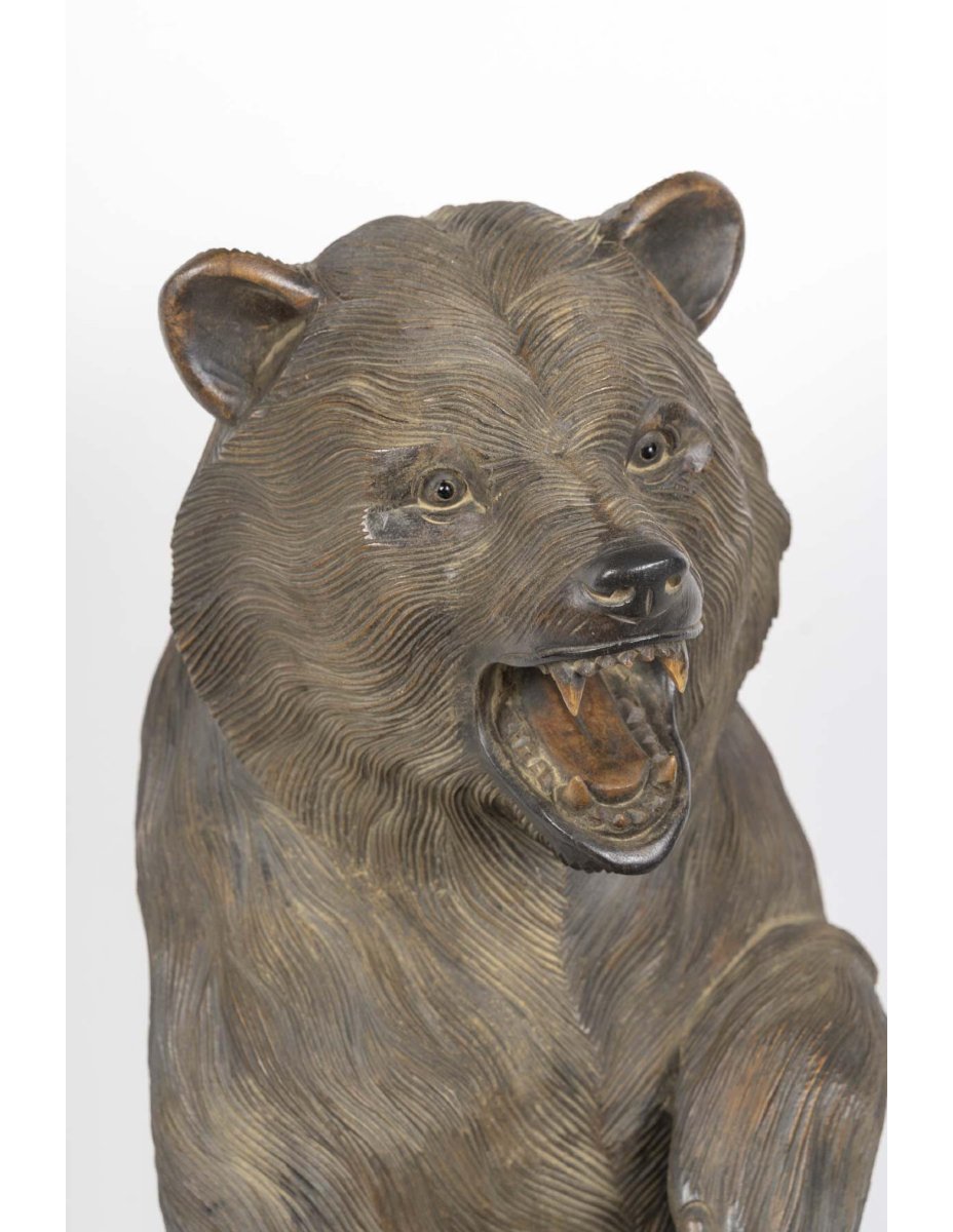 Sculpture de grande taille d’un Ours en bois sculpté, XXème siècle.-photo-2