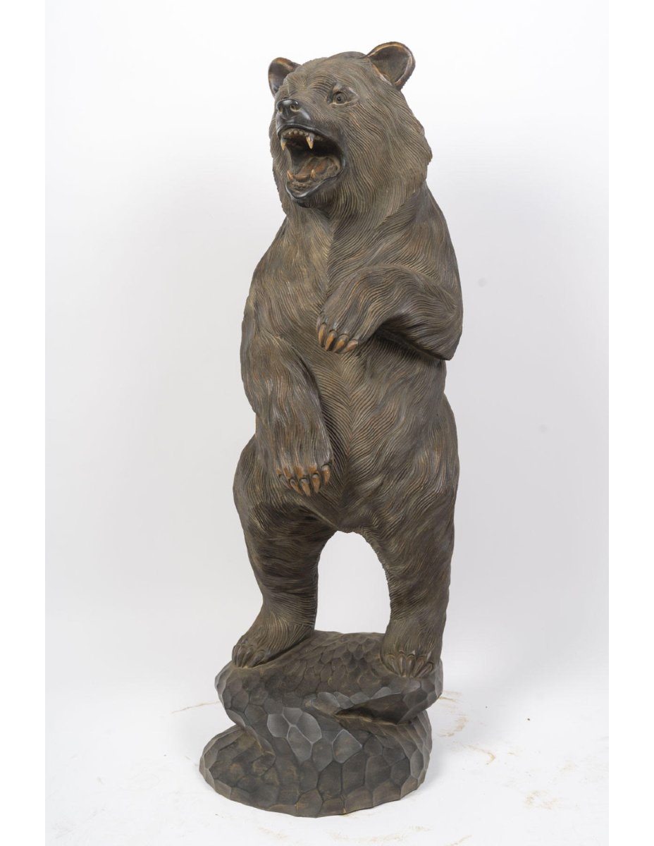 Sculpture de grande taille d’un Ours en bois sculpté, XXème siècle.-photo-4