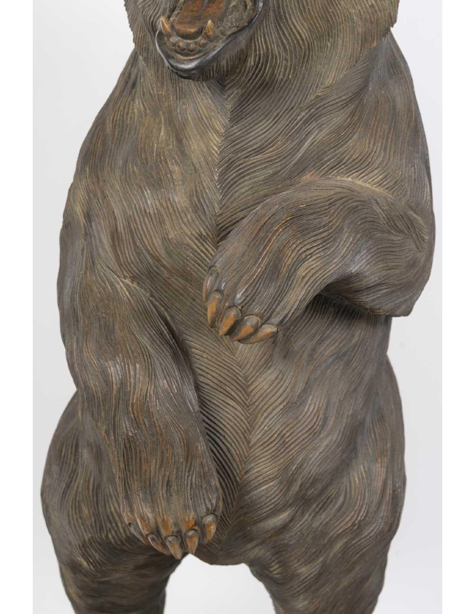 Sculpture de grande taille d’un Ours en bois sculpté, XXème siècle.-photo-1