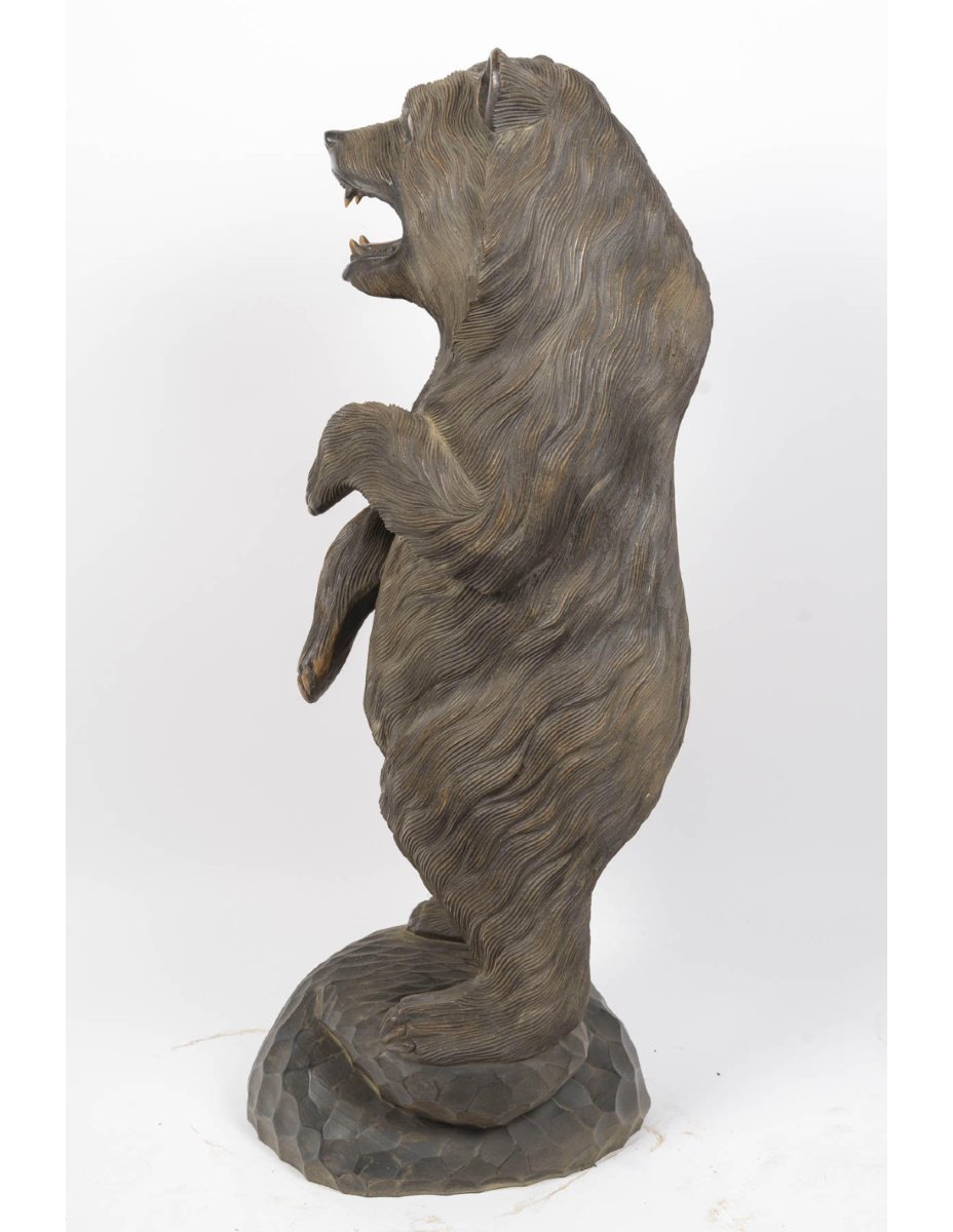 Sculpture de grande taille d’un Ours en bois sculpté, XXème siècle.-photo-2