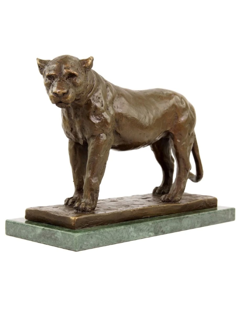 Sculpture animalière en bronze "Lionne Nubienne" d'après Rembrandt Bugatti