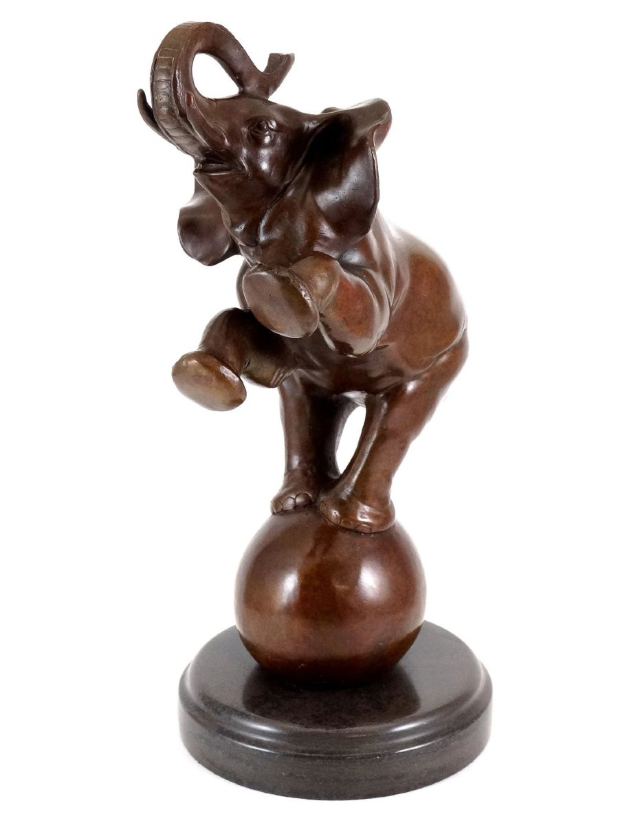 Sculpture Animalière en Bronze de Rembrandt Bugatti, Éléphant sur Balle-photo-3