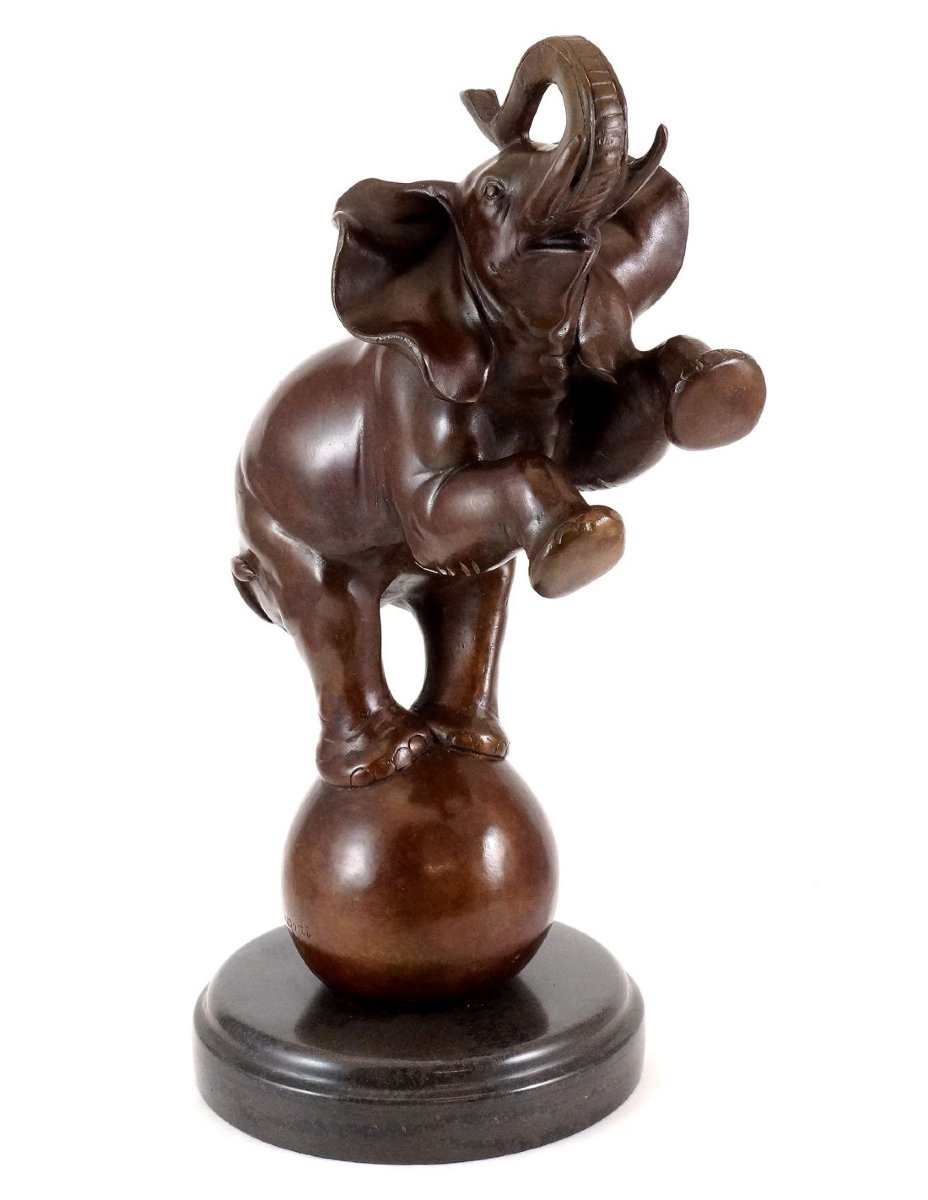 Sculpture Animalière en Bronze de Rembrandt Bugatti, Éléphant sur Balle-photo-4