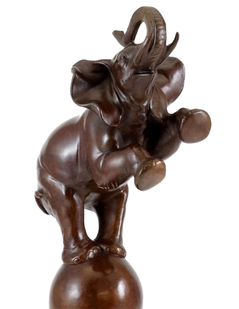 Sculpture Animalière en Bronze de Rembrandt Bugatti, Éléphant sur Balle-photo-1