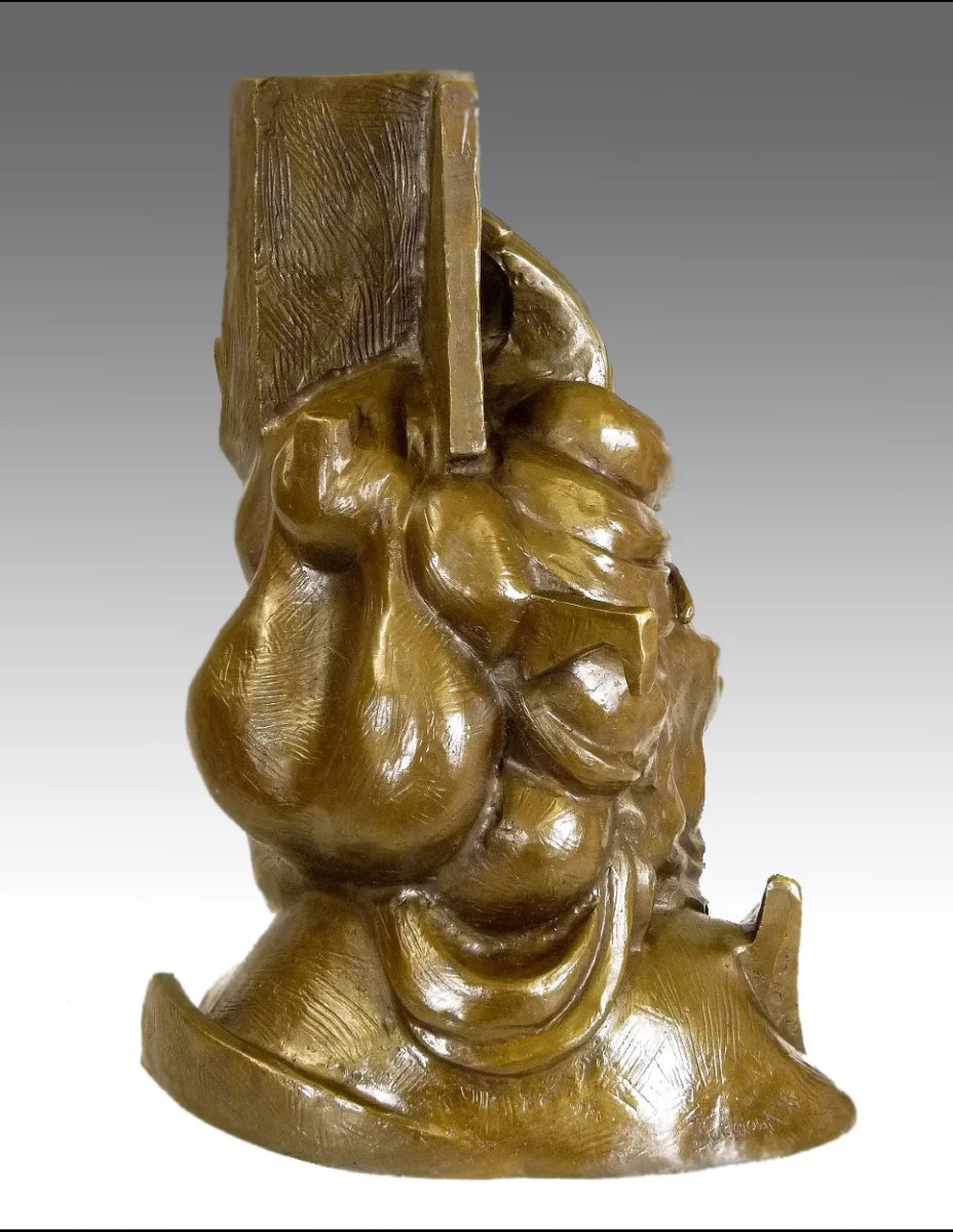 Sculpture en bronze, reproduction de l'artiste Umberto Boccioni, “Antigraceful” (1913)-photo-1