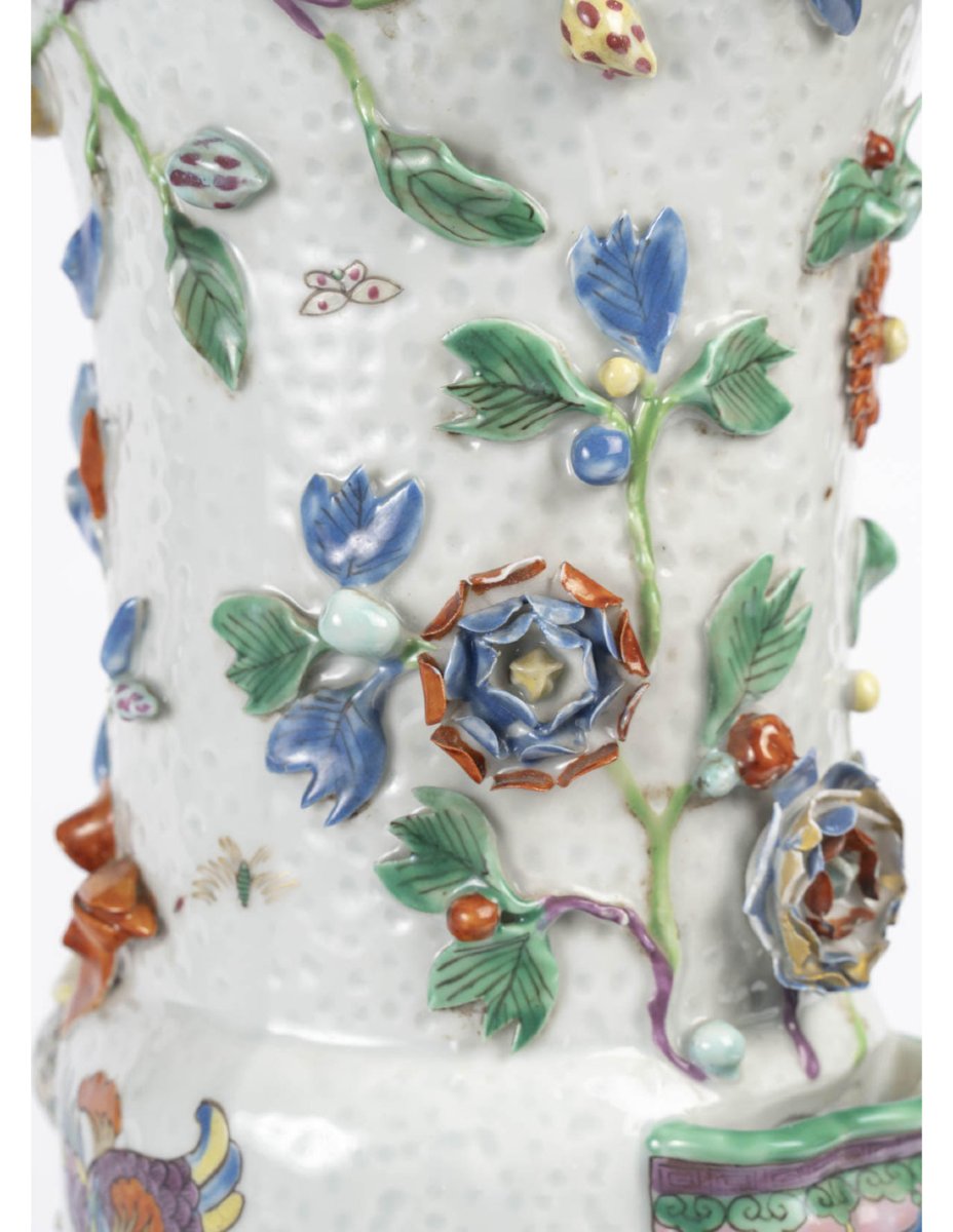 A Chinese-style Vase Made Of Glazed Porcelain.-photo-4