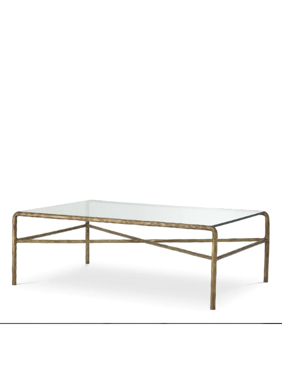 Table basse avec plateau en verre trempé et structure en aluminium finition laiton vintage