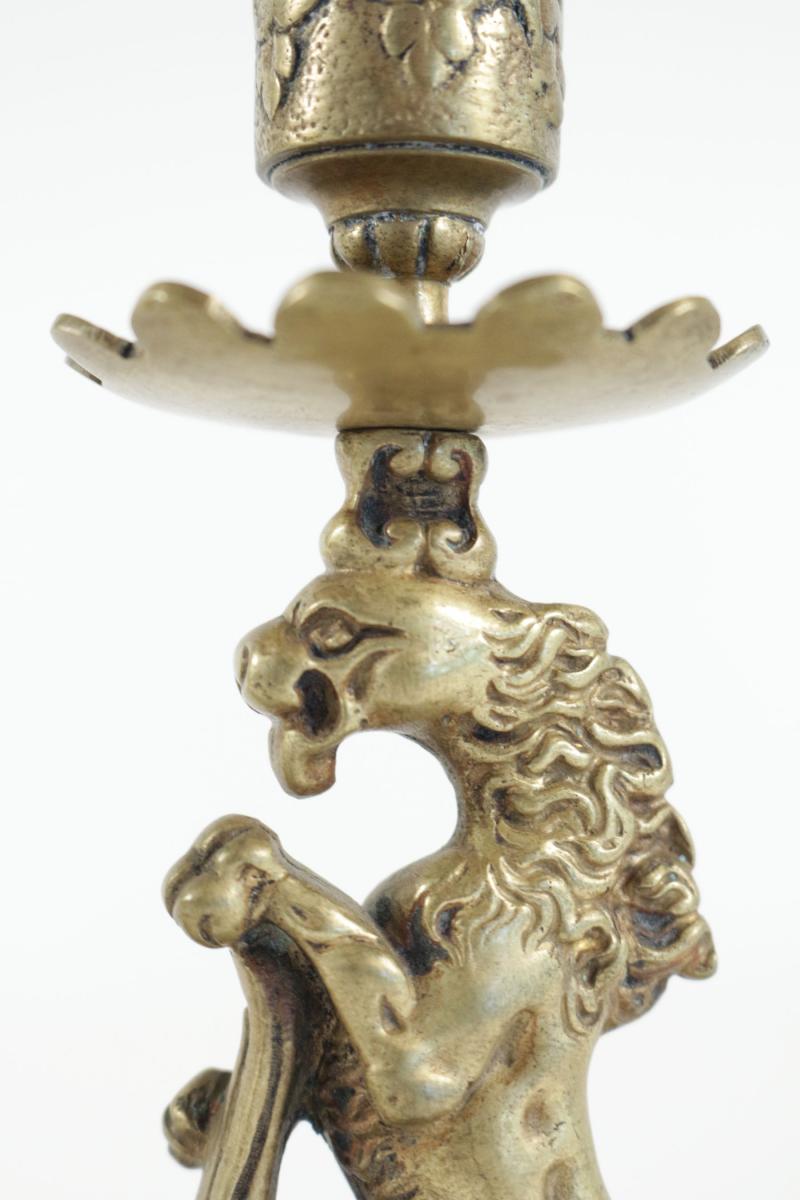 Paire De Bougeoirs à Main Du 19ème Siècle En Bronze Au Motif De Chimère.-photo-4