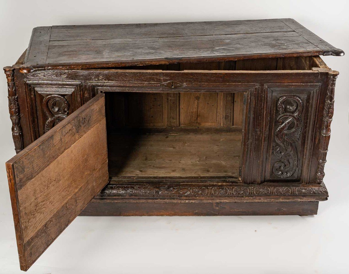 17th Century Chest-photo-3