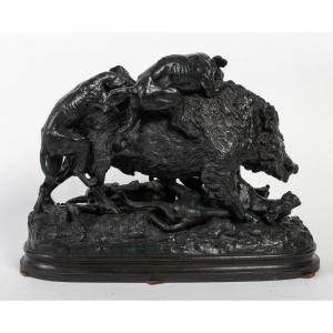 Bronze Sculpture, The Hunting Dogs Attacking The Boar.