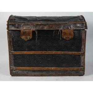 Large Travel Trunk, Old Travel Chest In Leather, Wood And Fabric, 19th Century.
