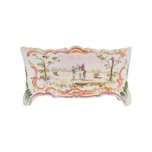 Bouquetière, vase en porcelaine du XVIII ème siècle.