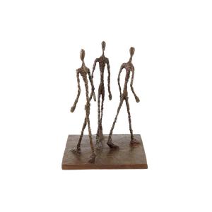 Sculpture figurative moderne en bronze à patine foncée, XXe siècle