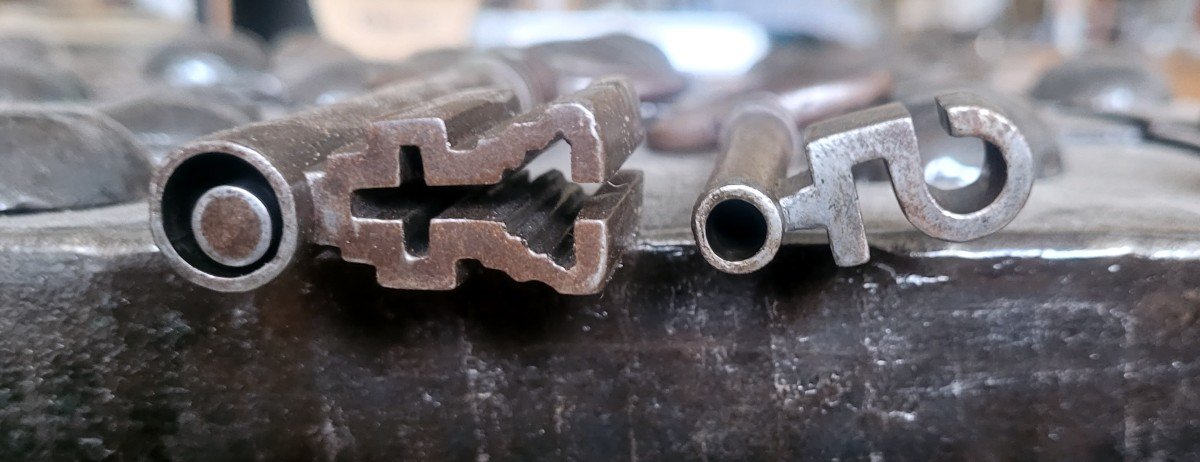 Master Ironworker's Or Journeyman's Studded Safe-photo-3