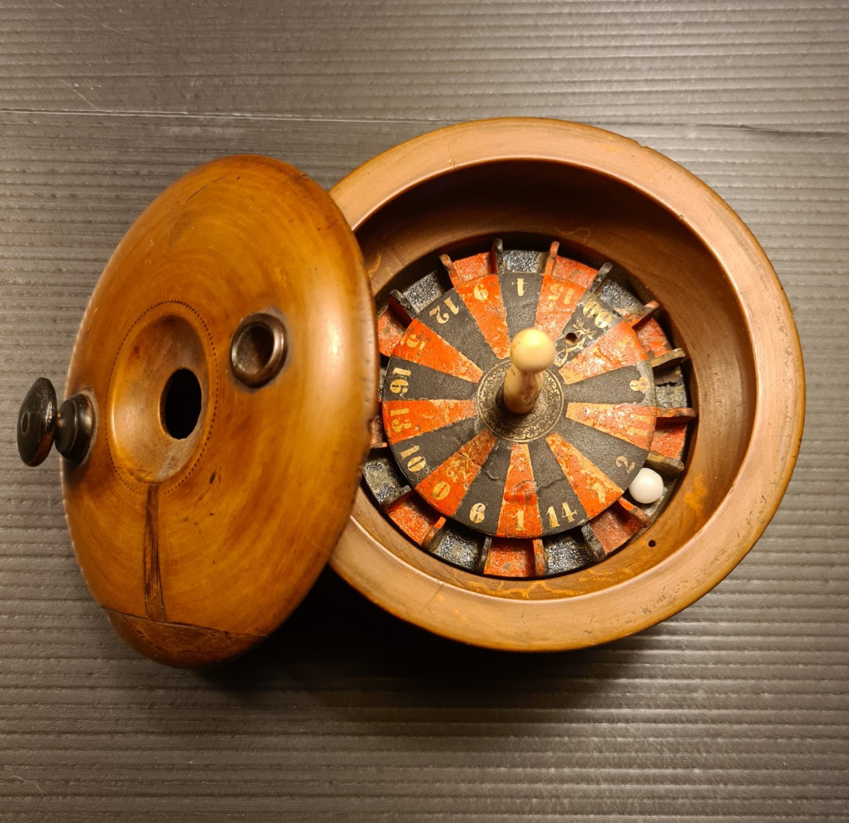 Rare 19th Century Boxwood Travel Roulette