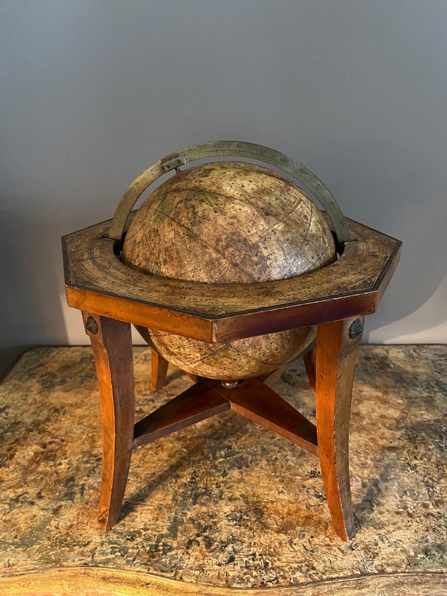 Globe céleste signé et daté