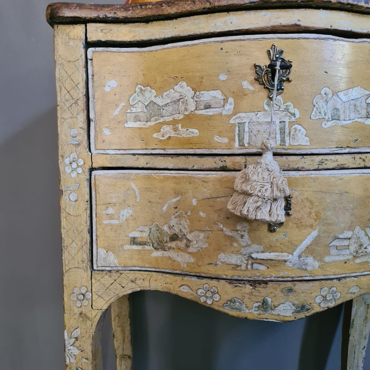 Small Curved Chest Of Drawers, Lacquered-photo-4