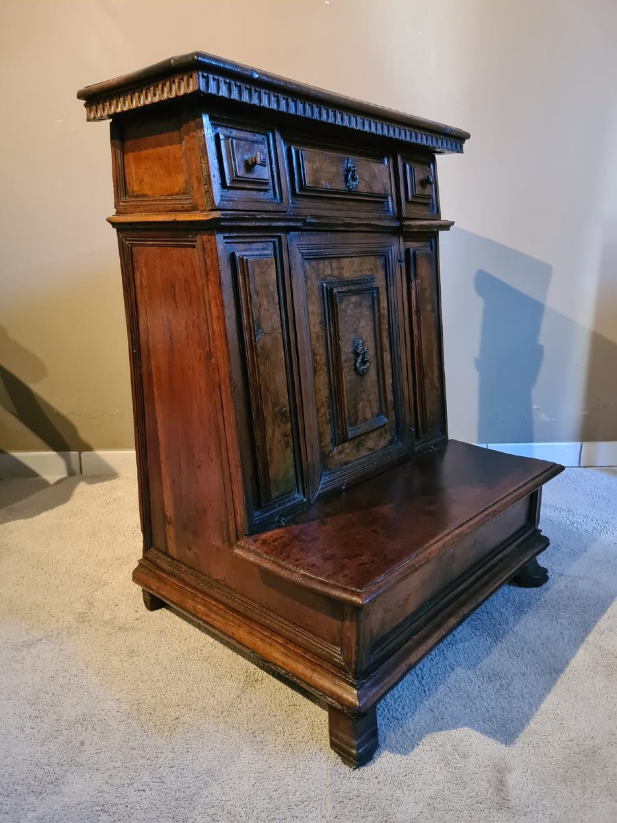 Walnut Kneeler, Lombardy-photo-3