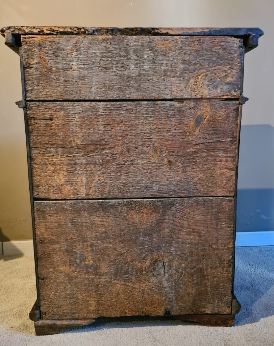 Walnut Kneeler, Lombardy-photo-5