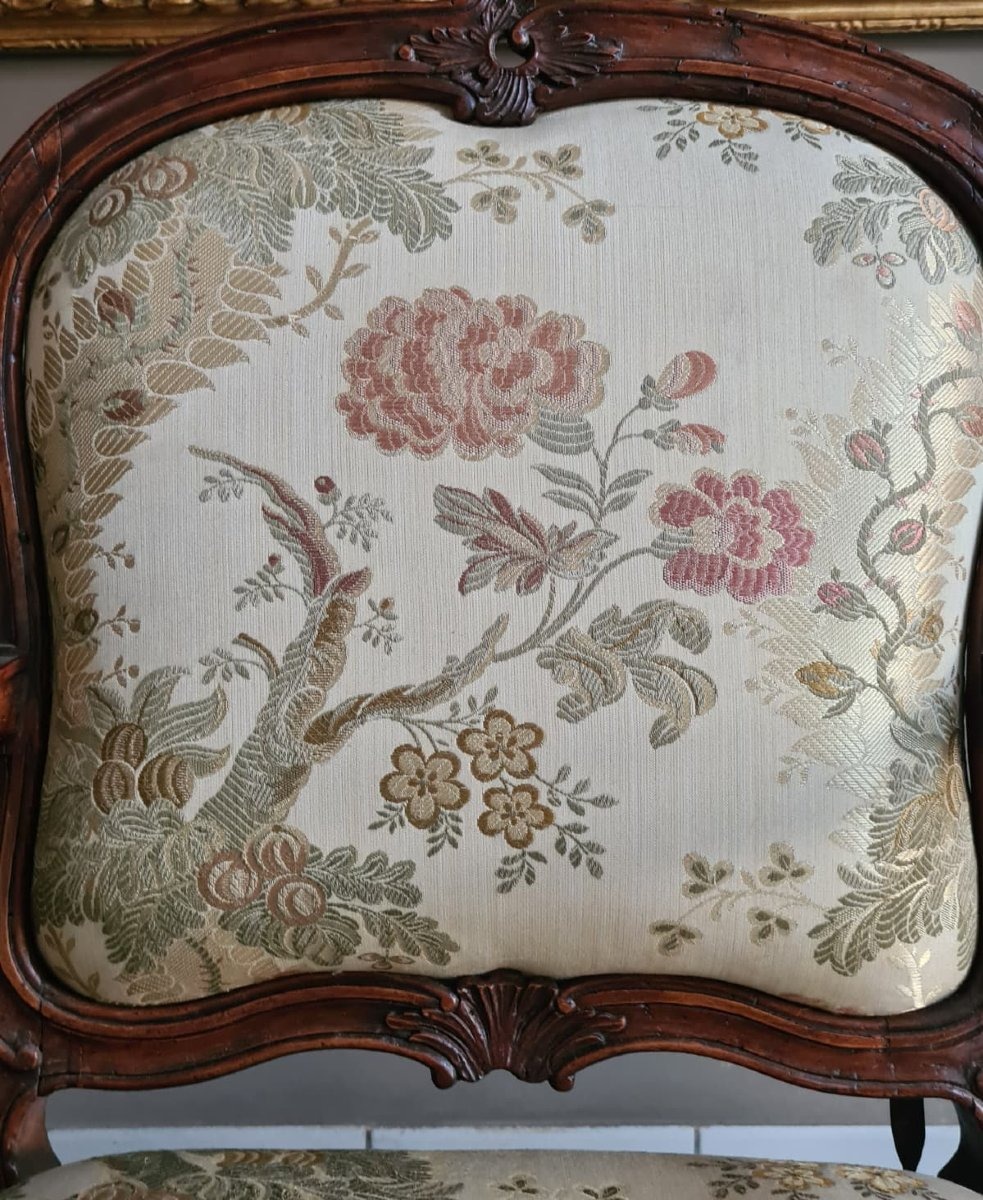 Paire de fauteuils en noyer-photo-1