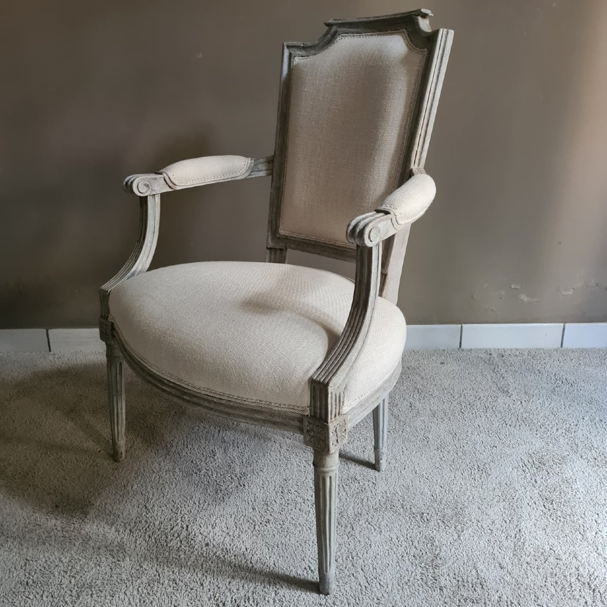 Paire de fauteuils laqués-photo-2