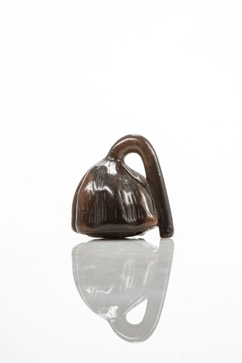 A Boxwood Netsuke Of An Articulated Lotus Flower-photo-3