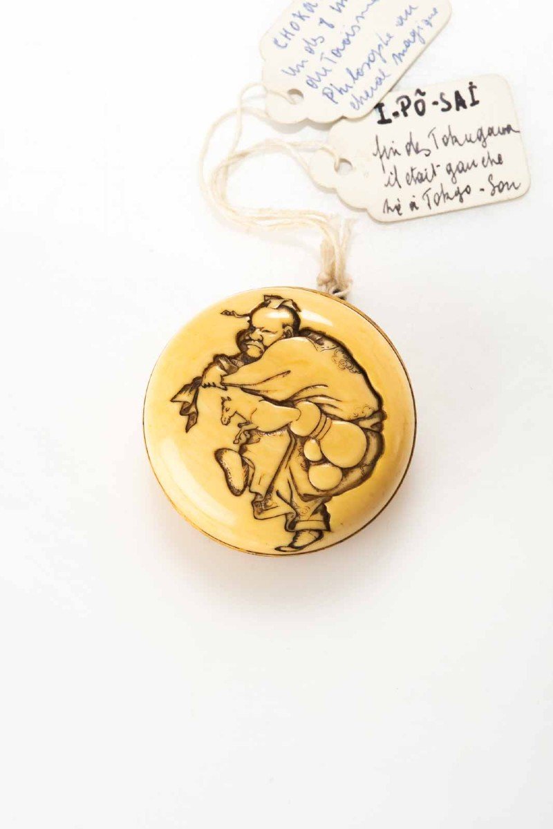 Chok'aro Ivory Manju Netsuke