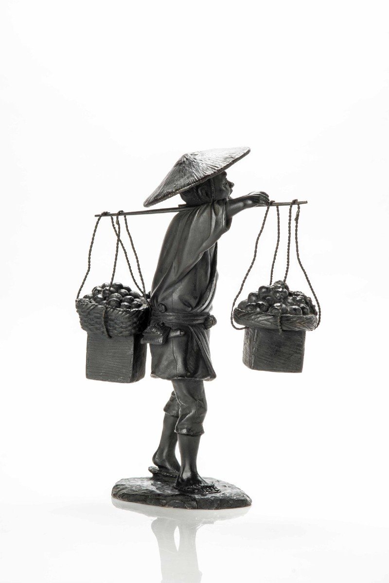 Okimono De l'école De Tokyo Réalisé En Bronze Représentant Un Agriculteur-photo-1