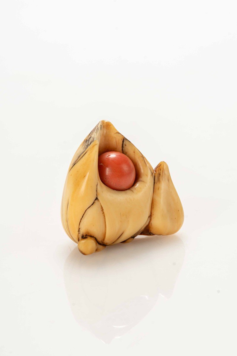 An Ivory Netsuke Depicting A Lotus Flower With The Buddhist Jewel-photo-2