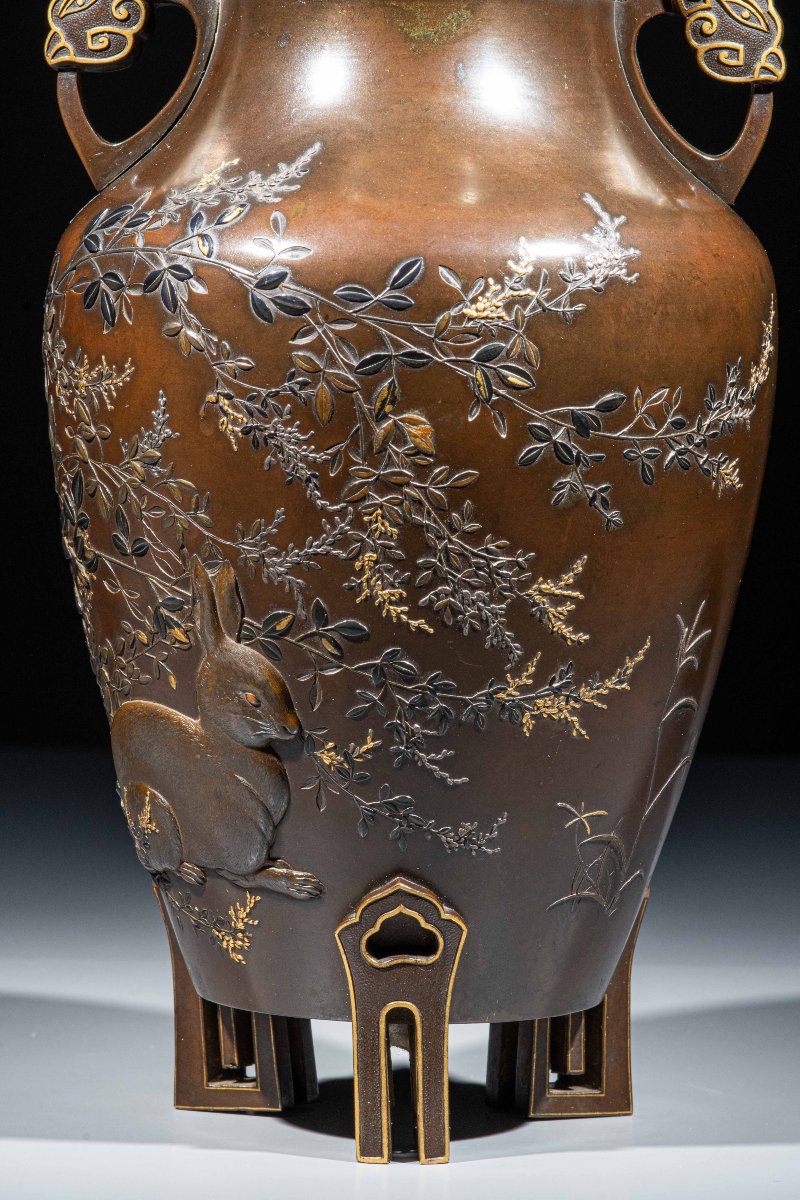 Vase En Bronze Représentant Un Lapin Au Clair De Lune-photo-3
