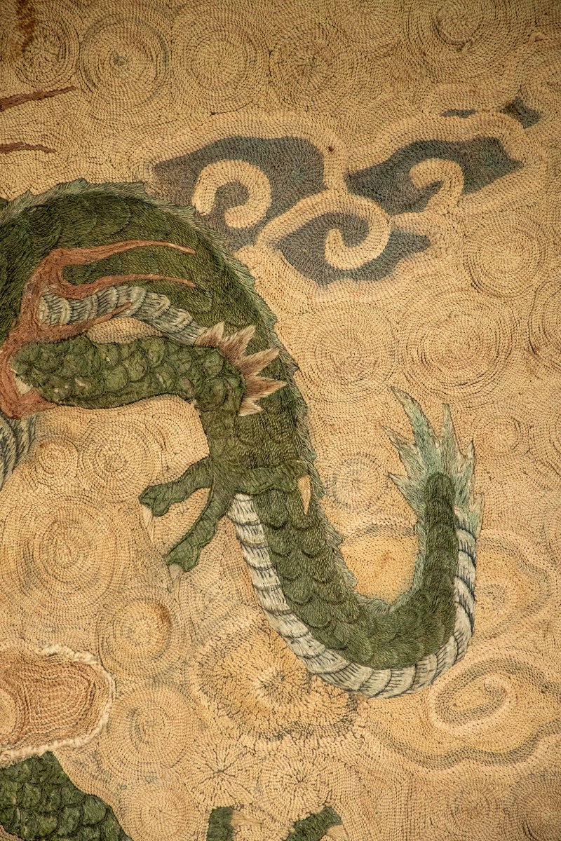 A Raised Embroidery Silk Tapestry Depicting Two Ryū Dragons-photo-4