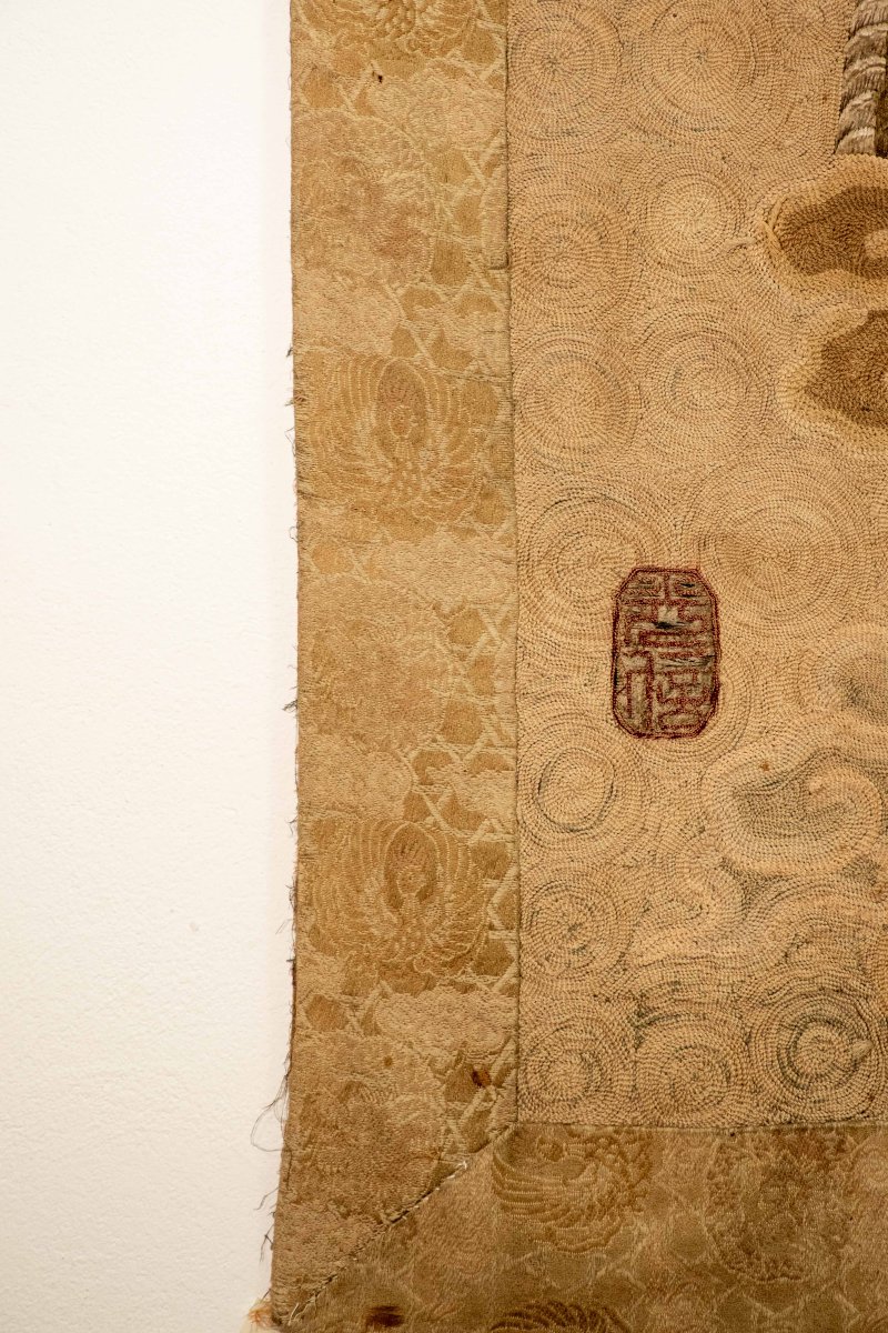 A Raised Embroidery Silk Tapestry Depicting Two Ryū Dragons-photo-4