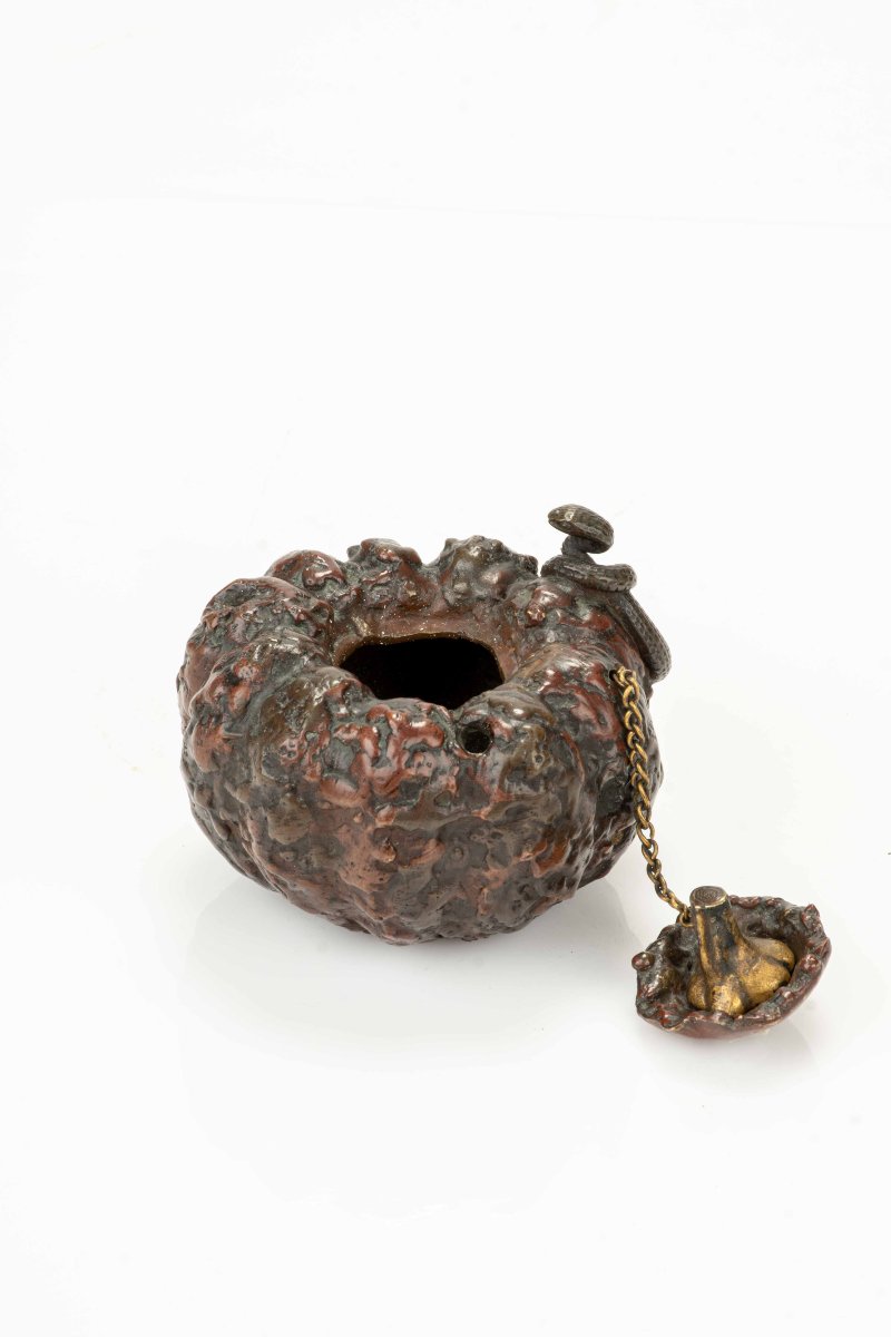 Suiteki en bronze en forme de gourde avec un serpent, signé Masayuki-photo-1