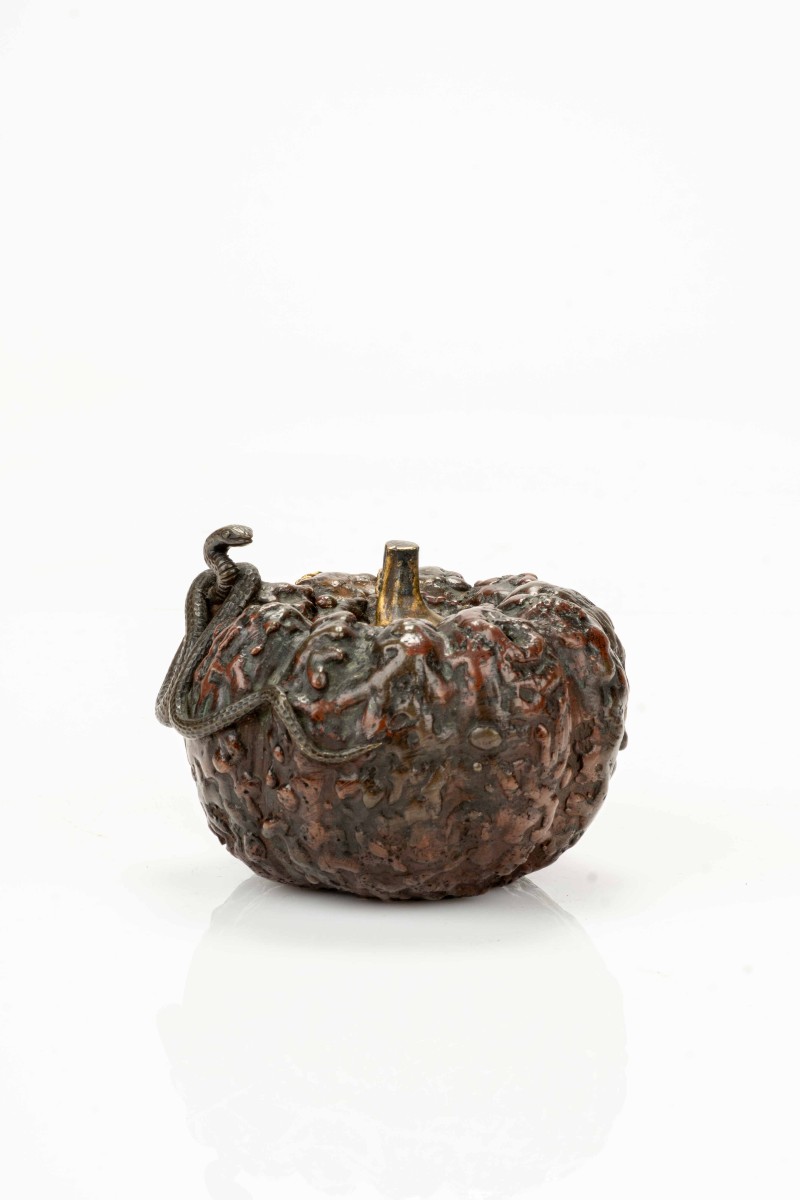Suiteki en bronze en forme de gourde avec un serpent, signé Masayuki