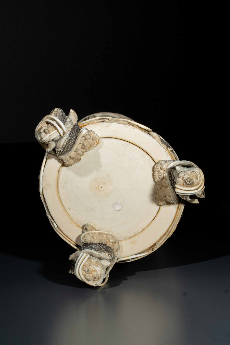 A Large Japanese Ivory Vase With A Group Of Quails-photo-2
