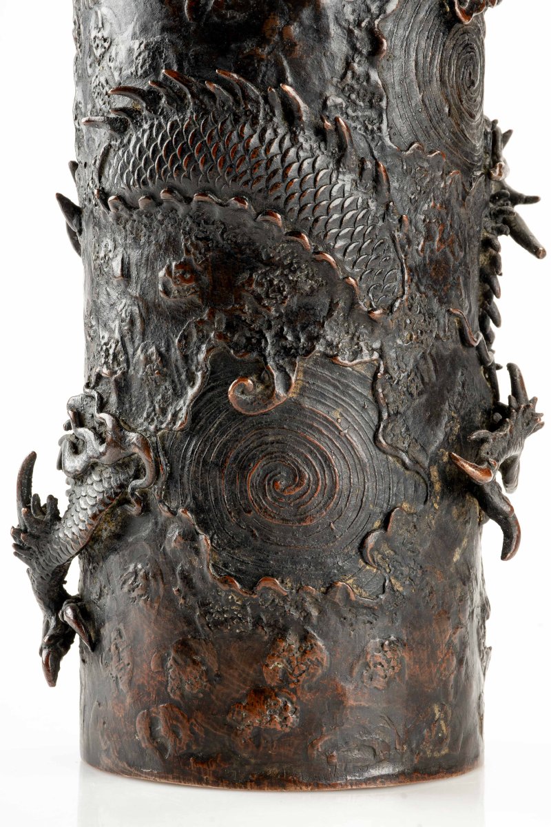 A Bronze Vase Depicting A Ryū Dragon In Relief Among Swirling Waves-photo-3