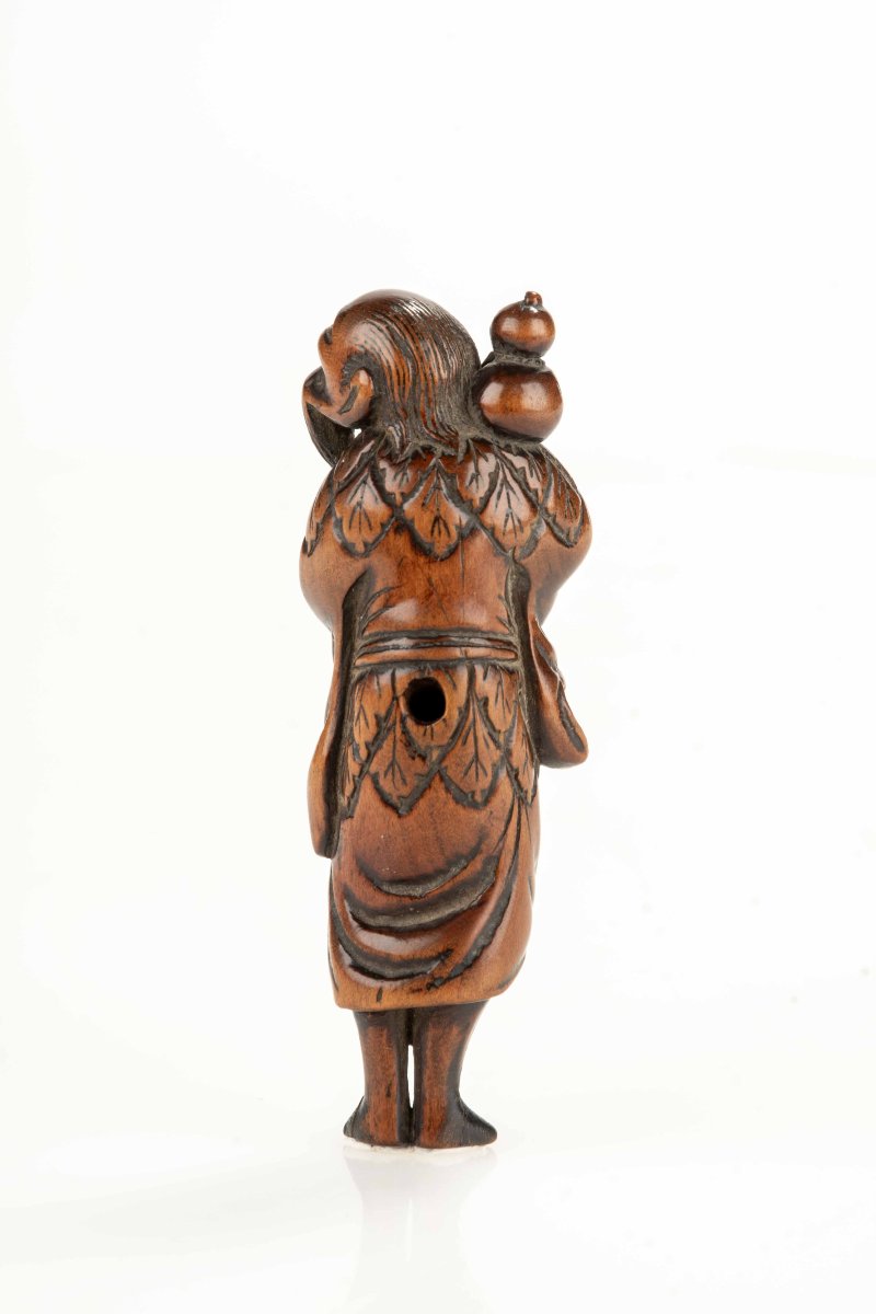A Boxwood Netsuke Of A Sennin With A Sake Bottle-photo-2