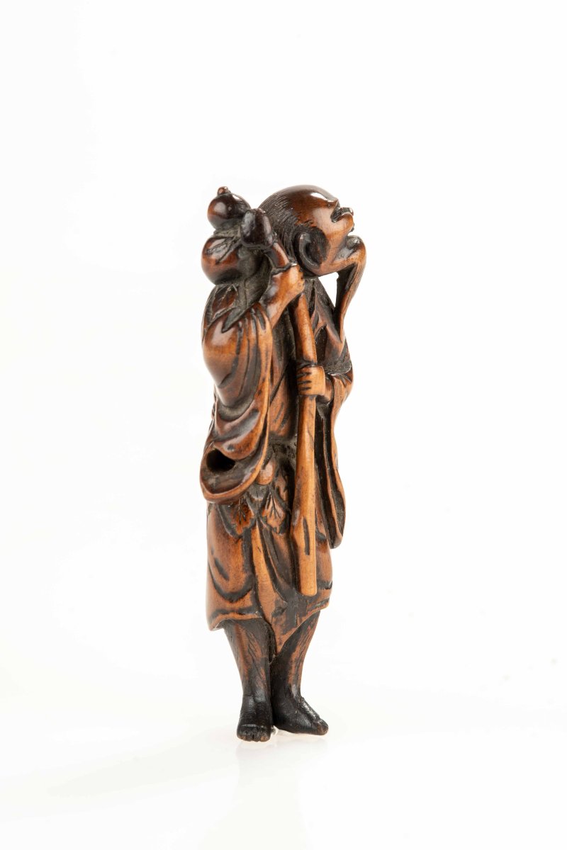 A Boxwood Netsuke Of A Sennin With A Sake Bottle-photo-3