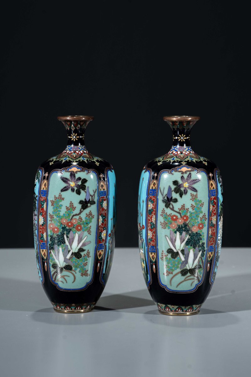 A Pair Of Cloisonné Vases With Naturalistic Floral Decoration-photo-1