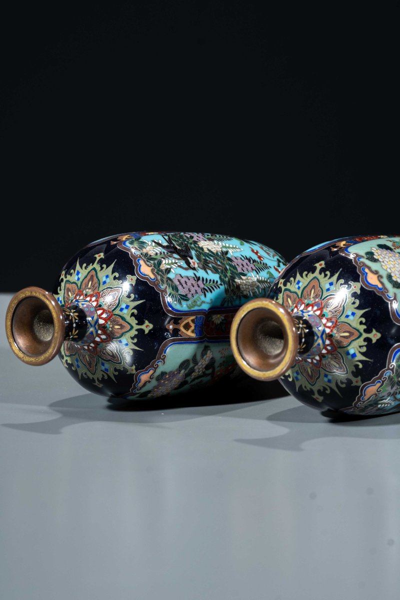 A Pair Of Cloisonné Vases With Naturalistic Floral Decoration-photo-3