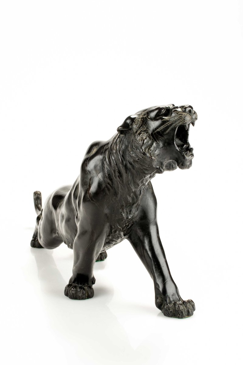 A Patinated Bronze Okimono Of A Roaring Tiger, Signed Maruki Company And Atsuyoshi-photo-1