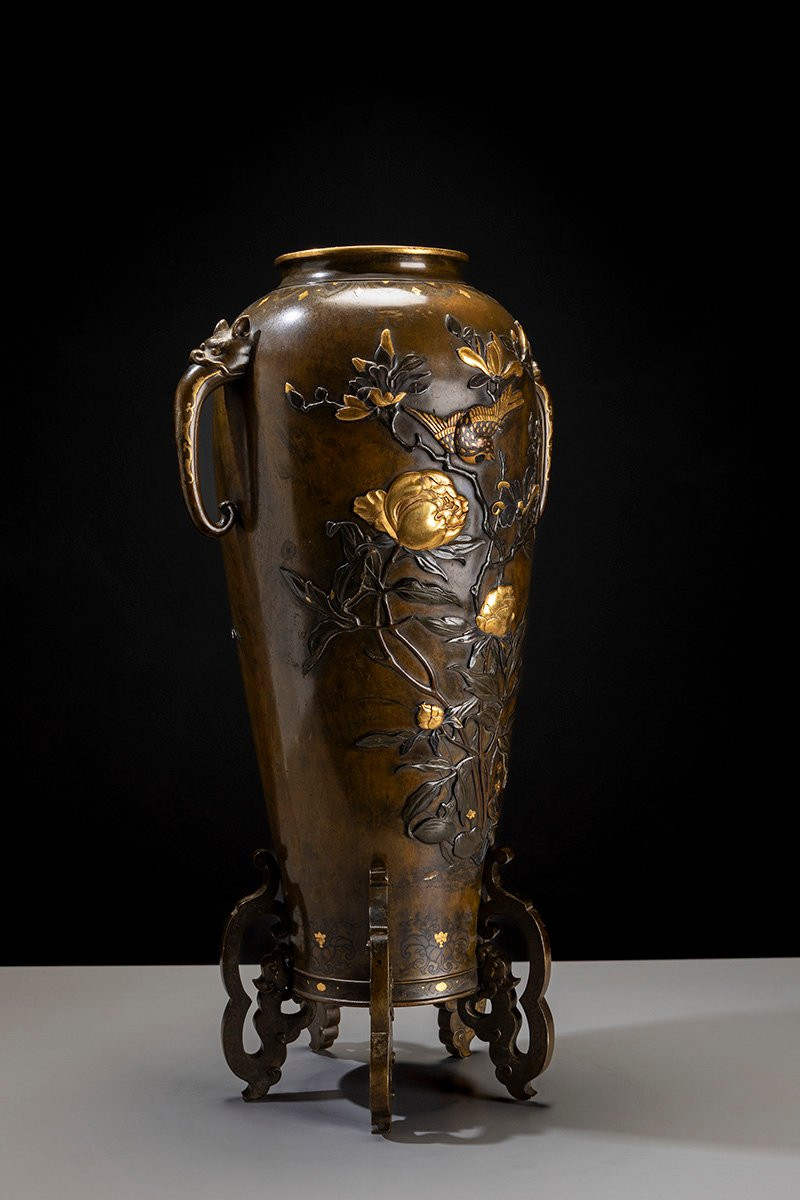 Vase balustre en bronze patiné avec riches incrustations et motifs naturalistes-photo-3