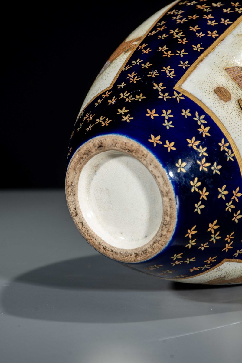 A Satsuma Vase With Courtly Scenes On A Cobalt-blue Ground-photo-5
