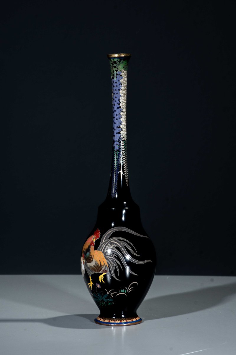 Vase japonais en cloisonné avec coq et poule sur fond bleu foncé-photo-2